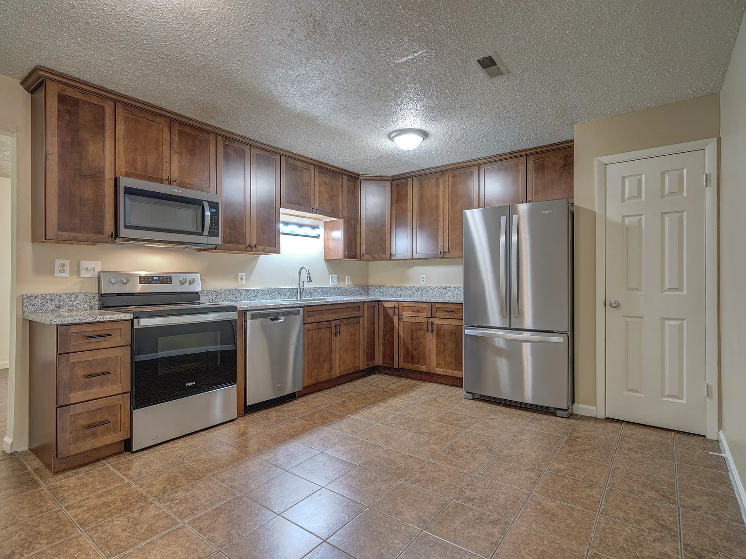 135 Clover Valley Cir — Photo 1