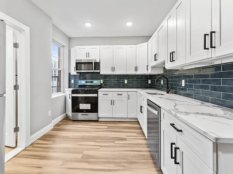 103 Washington Ave #4 — Photo 2