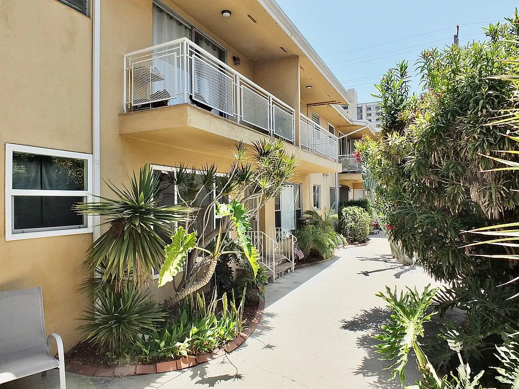 1 bed, 1.0 bath, 644 sqft, $2,300 — Photo 4