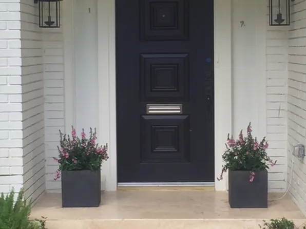 7915 Burgoyne Rd, Houston, TX 77063