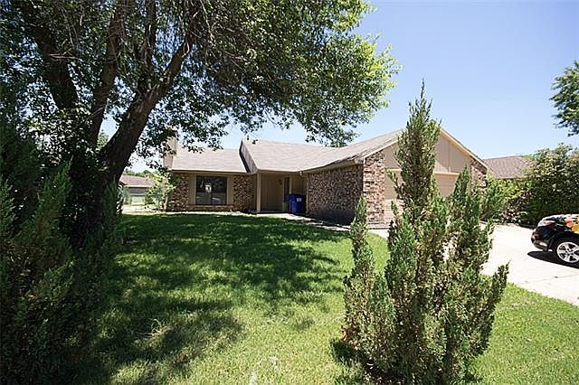 1st image of 514 Rosewood Ln