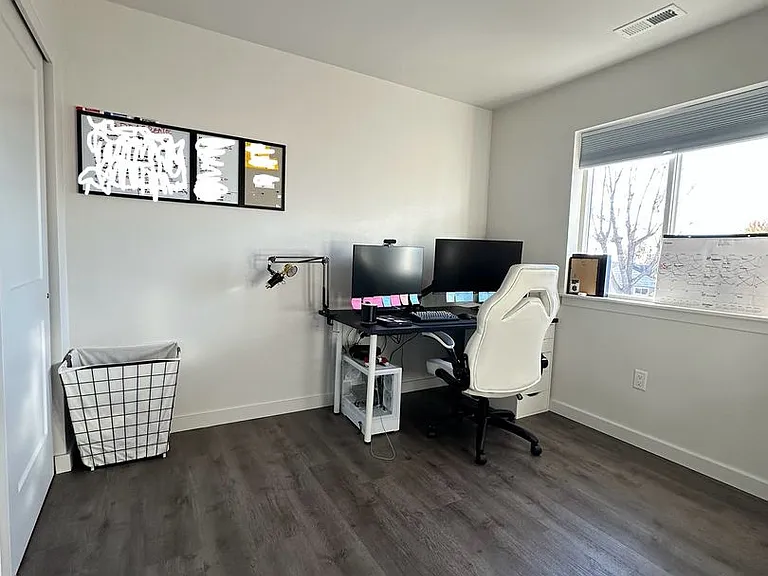527 S Canterbury Ln — Photo 12