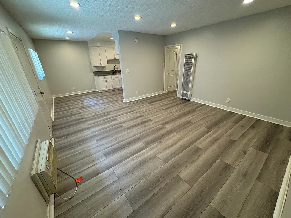 325 Milford St #3