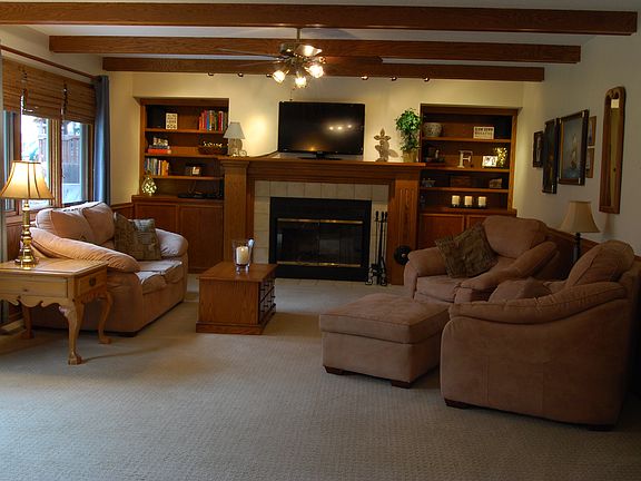 Family Room w/FP 