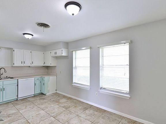4th image of 2381 Brenda Ln