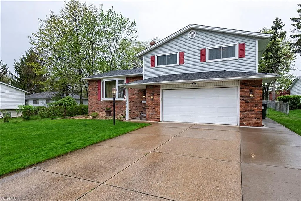 23877 David Dr photo 1