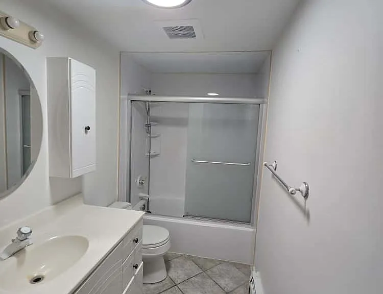 124 Auborn Ave — Photo 8