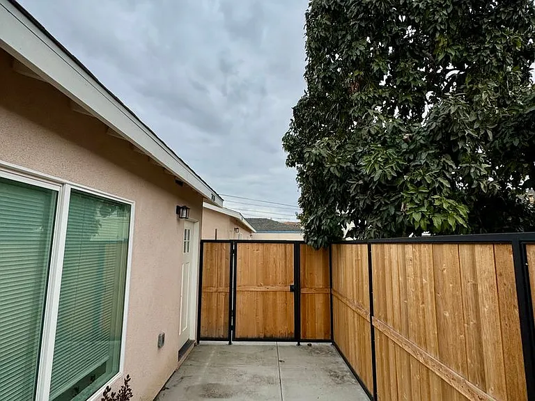 3951 Howard Ave — Photo 12
