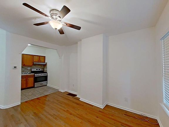 4th image of 2908 W Oxford St #1