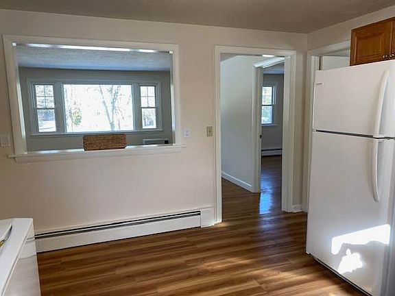 3rd image of 106C Burnell Dr