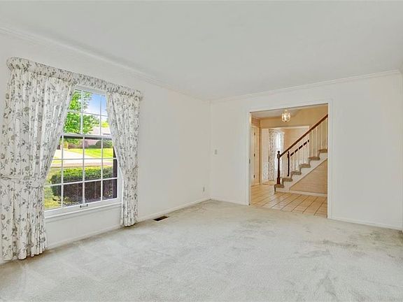 4th image of 11519 W 99th Ter
