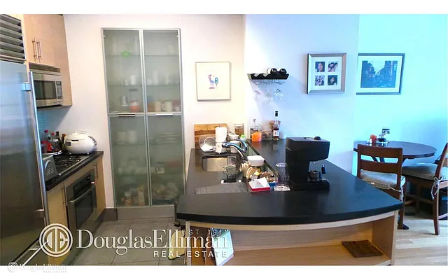 Rented by Douglas Elliman | media 20