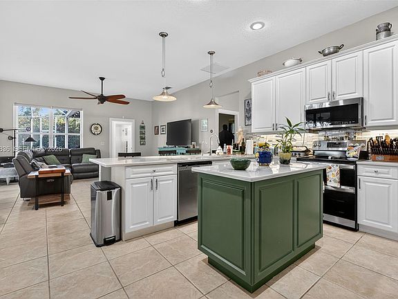 5th image of 7702 SE Mammoth Dr