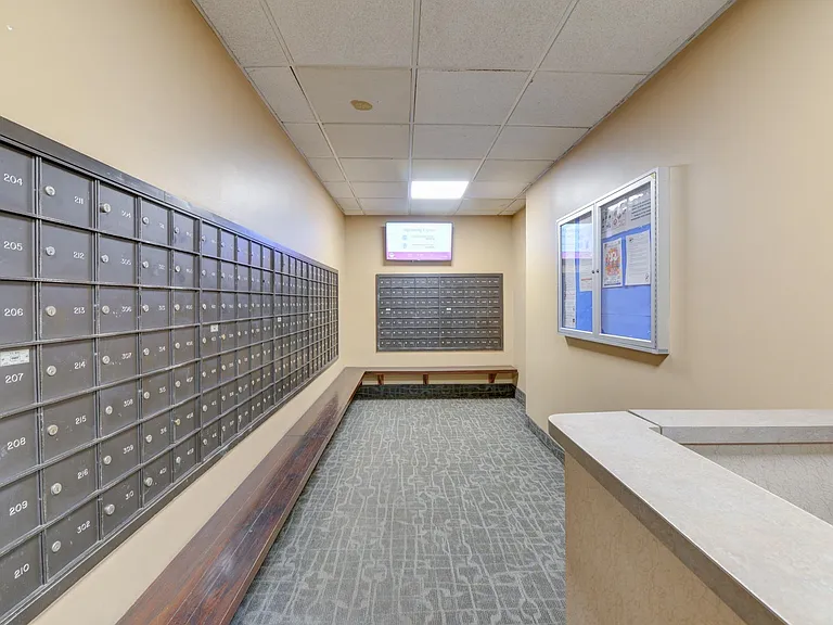 616 Harmon Cove Tower — Photo 22
