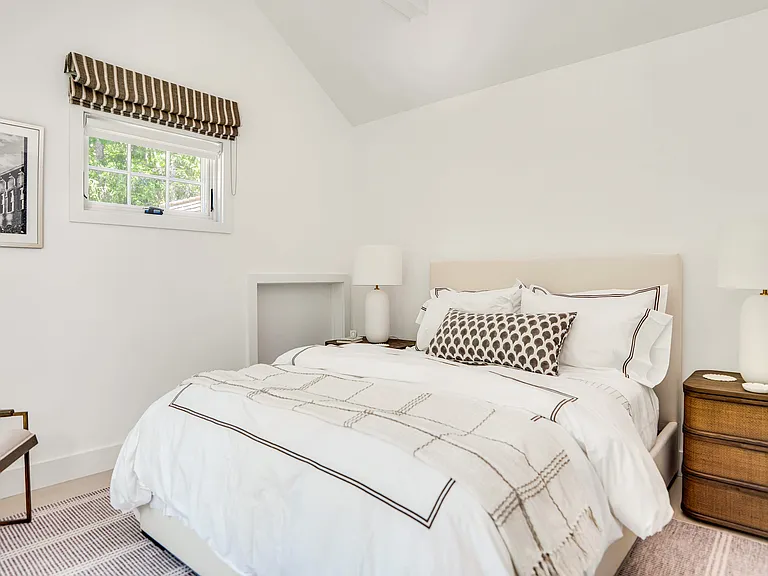 41 Montauk Ave — Photo 32