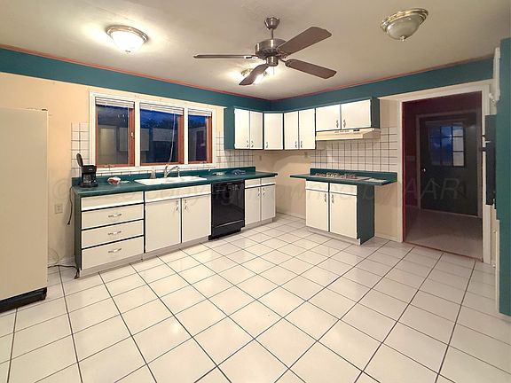 5th image of 301 W 10th St