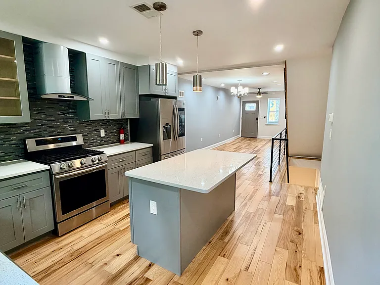 640 Emily St — Photo 6