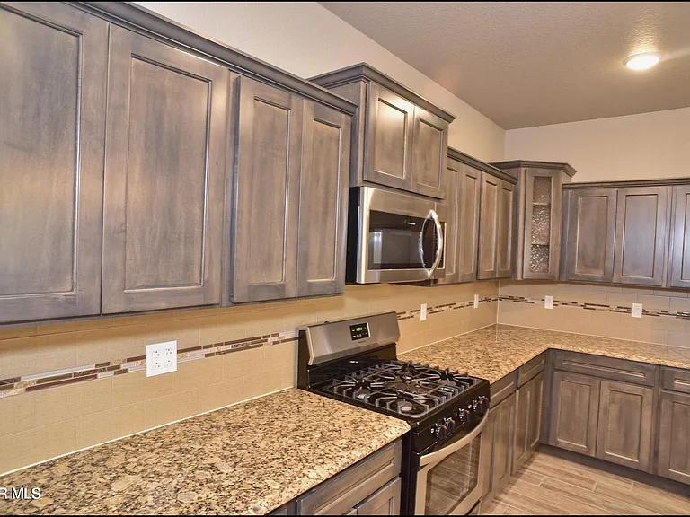 2120 Thomas Lackland St — Photo 16