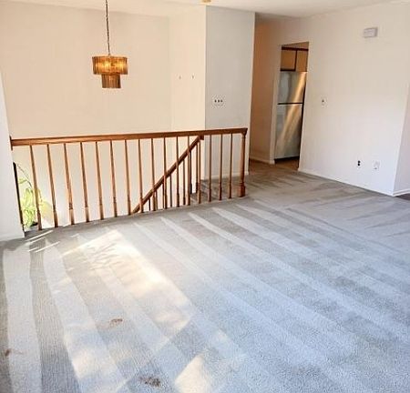 3rd image of 7 Garden St