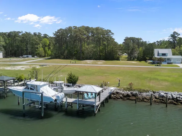 110 Waterway Drive, Beaufort, NC 28516