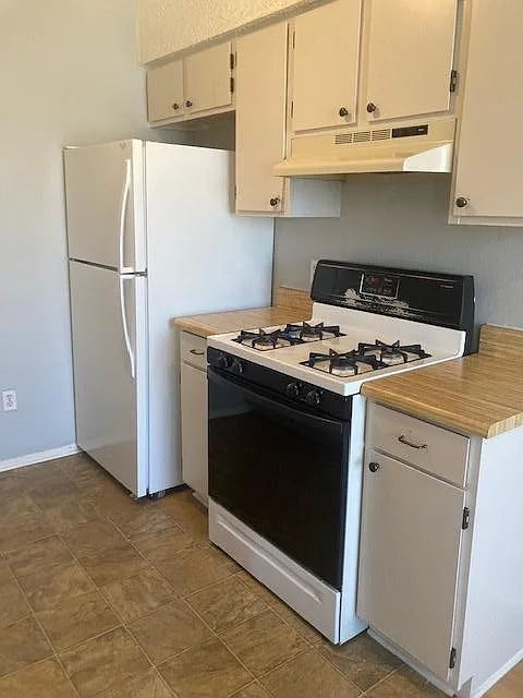 2 bed, 1.0 bath, 850 sqft, $1,200 — Photo 3