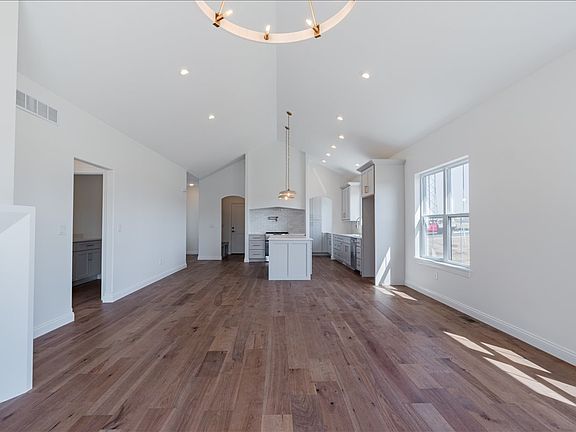 3rd image of 212 Allison Rd