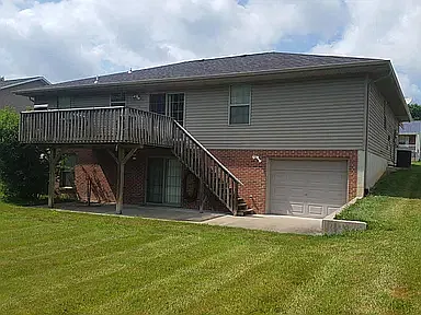 4 bed, 2300 sqft, $2,300 — Photo 3