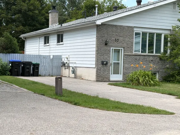 33 Beaumaur Dr, Penetanguishene, ON L9M 1V7