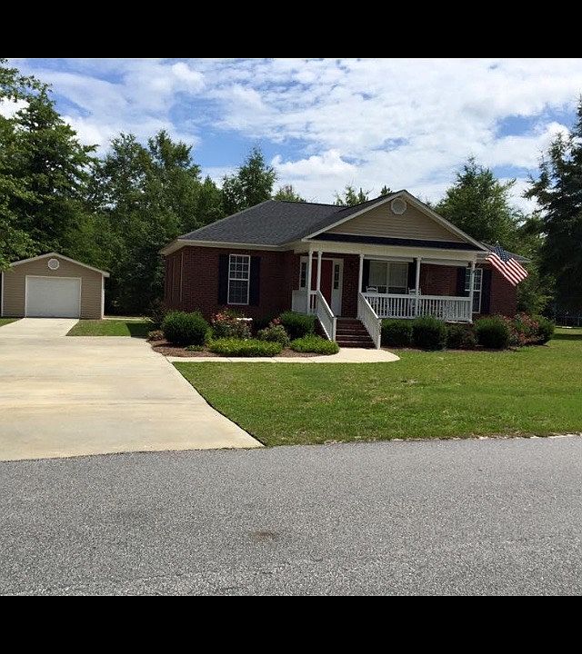 1st image of 303 Pecan Dr