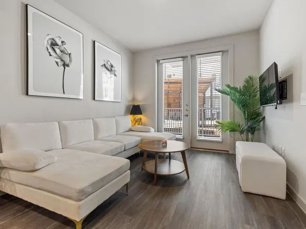 5820 1/2 Cameron Rd, Austin, TX