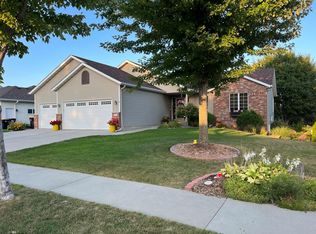 436 Manor Ridge Dr NW, Rochester, MN 55901