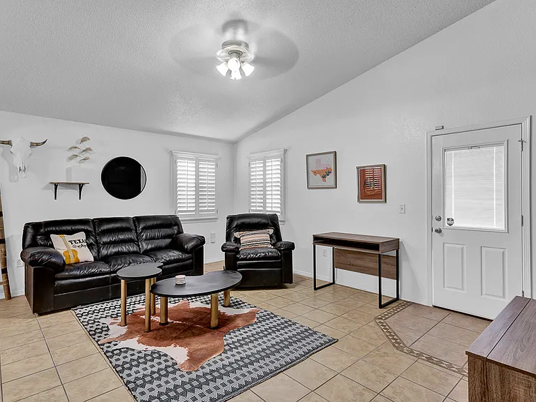 6017 Honeybee Ct — Photo 5