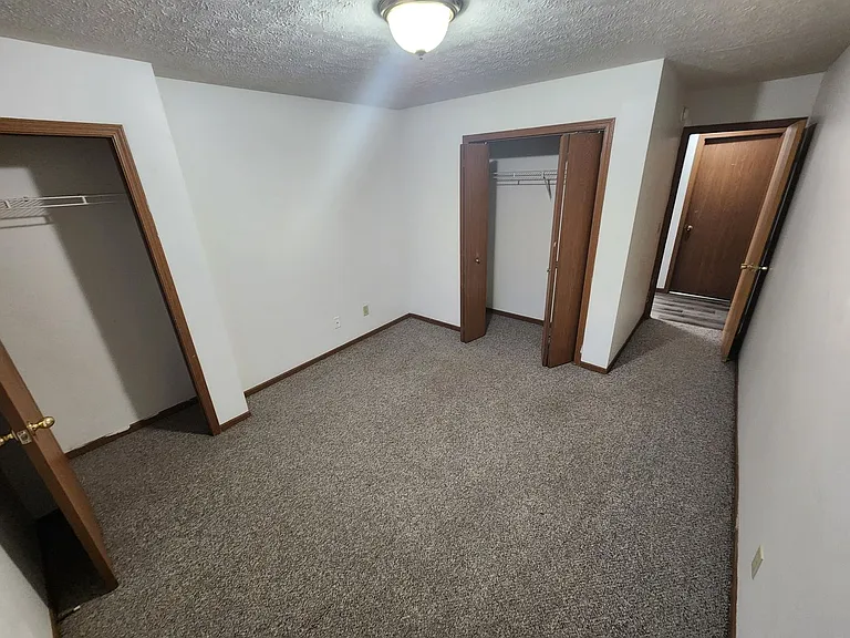 100 Bridgewater Ct — Photo 5