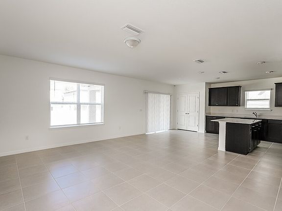 4th image of 2193 Tehama Ct