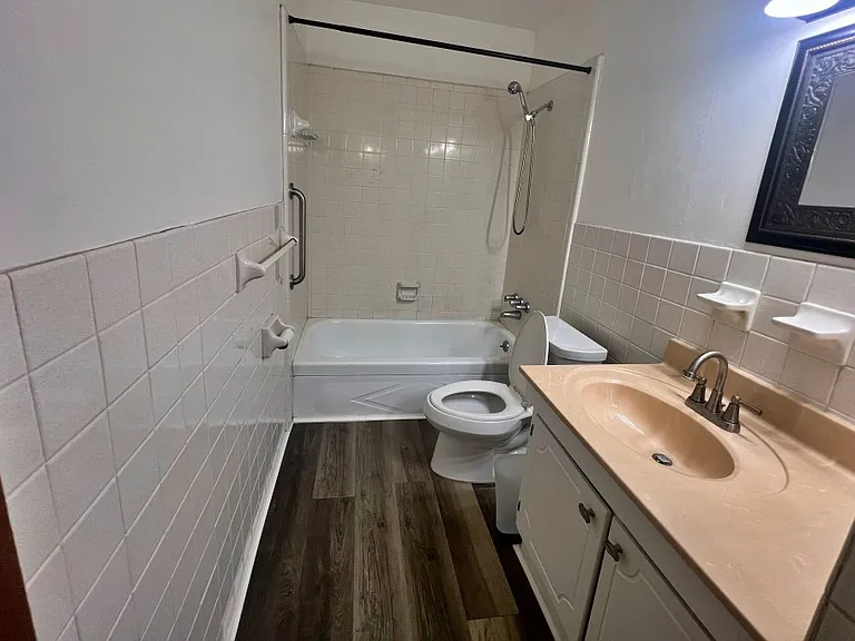 626 Walnut St #D — Photo 5