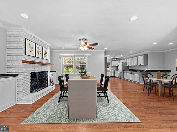 5th image of 50 Pine Valley Dr