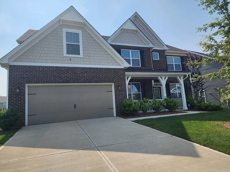 9282 Vecchio Dr — Photo 2