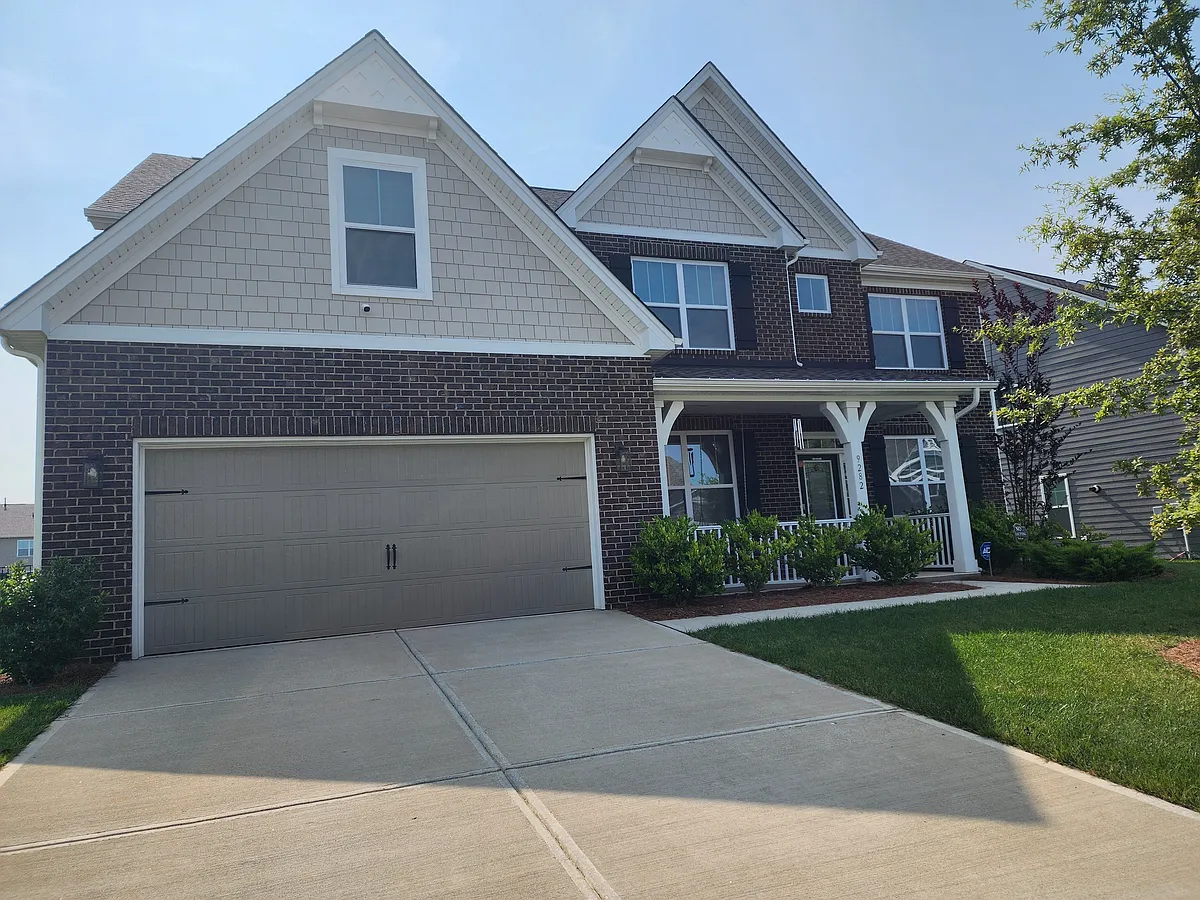 Building Photo - 9282 Vecchio Dr