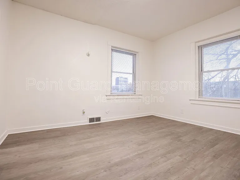 102 N 38th Ave #3 — Photo 1