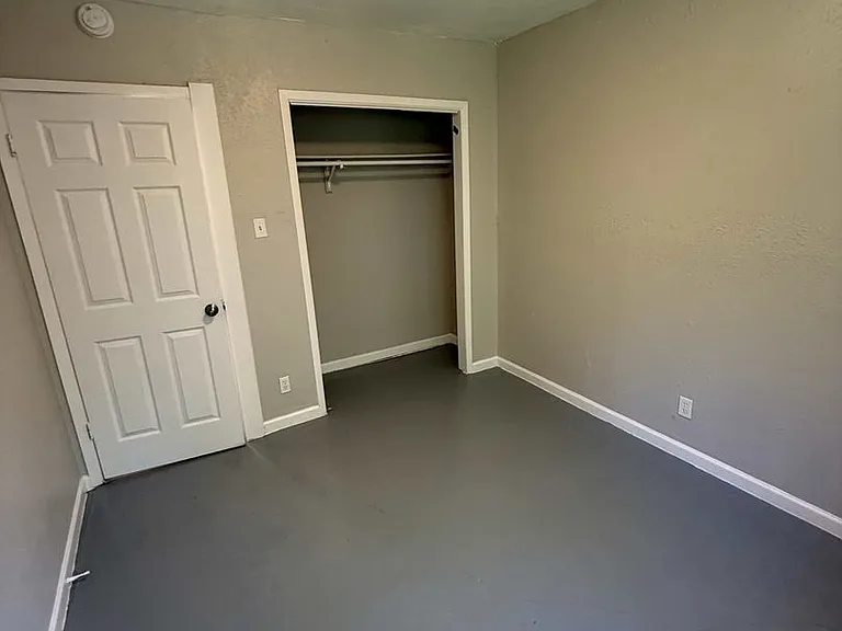 8209 Colony Loop Dr — Photo 2