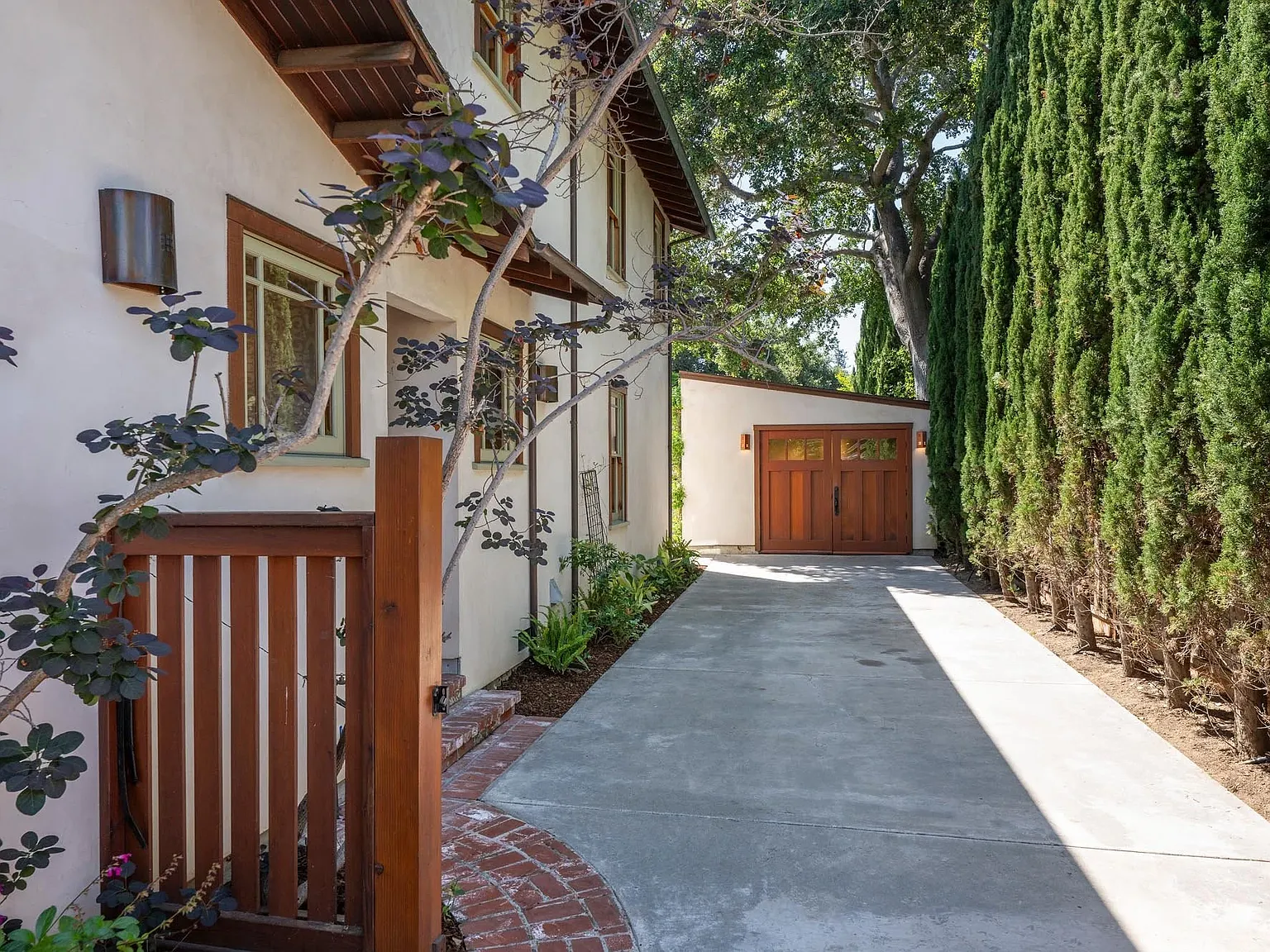 4 bed, 2800 sqft, $14,000 — Photo 3