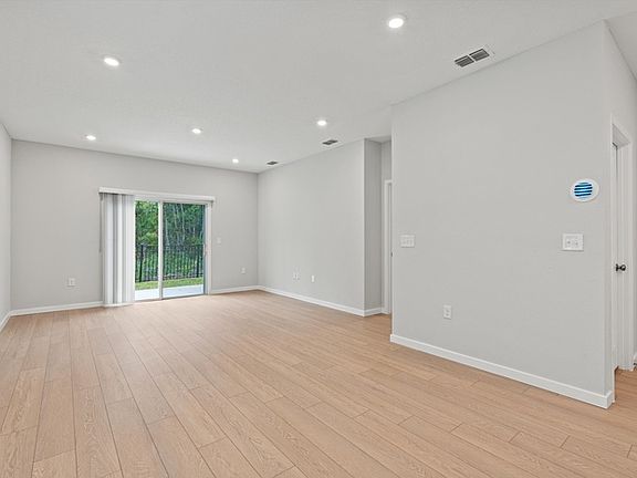 3rd image of 14728 Macadamia Ln