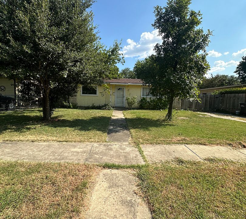 1st image of 158 E VESTAL PL