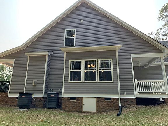 5th image of 109 Chapman St