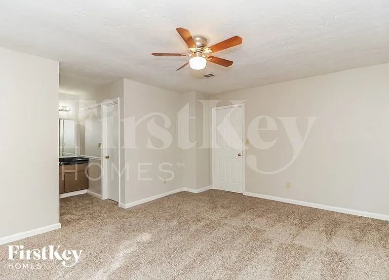 5211 Scarbrough Ln — Photo 10
