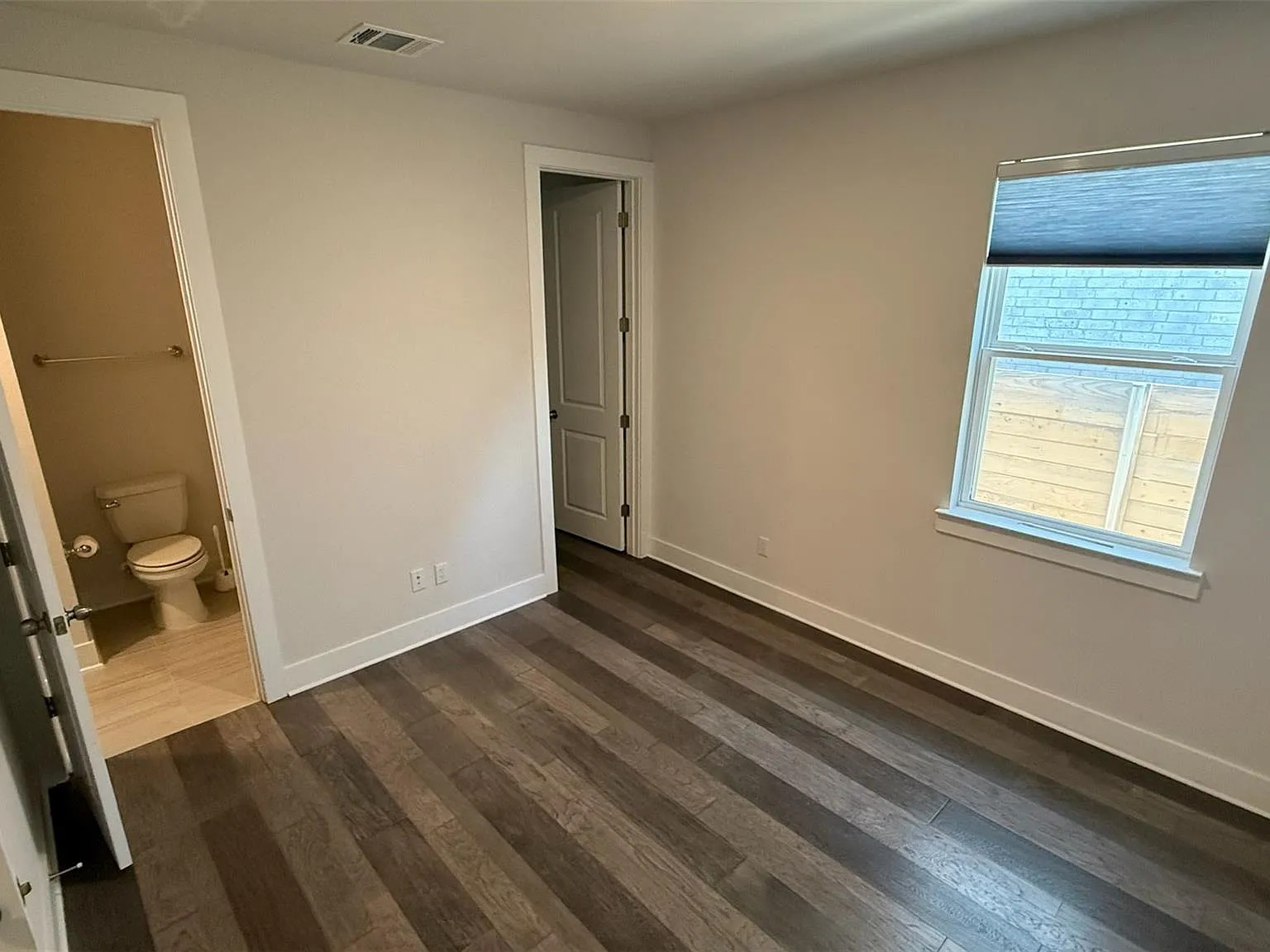 4 bed, 3.0 bath, 2253 sqft, $2,600 — Photo 2