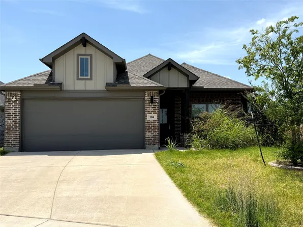 104 Tioga Cir, Waxahachie, TX 75165