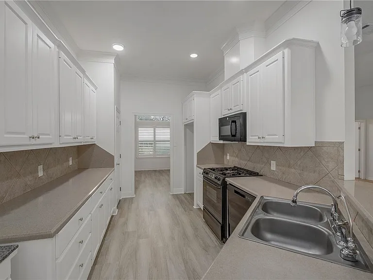 305 Stone Chase Ct — Photo 9