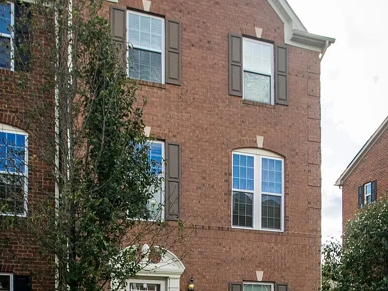 5435 Doubleday Ln — Photo 3