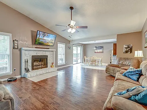 303 Canaberry Cir Photo 1